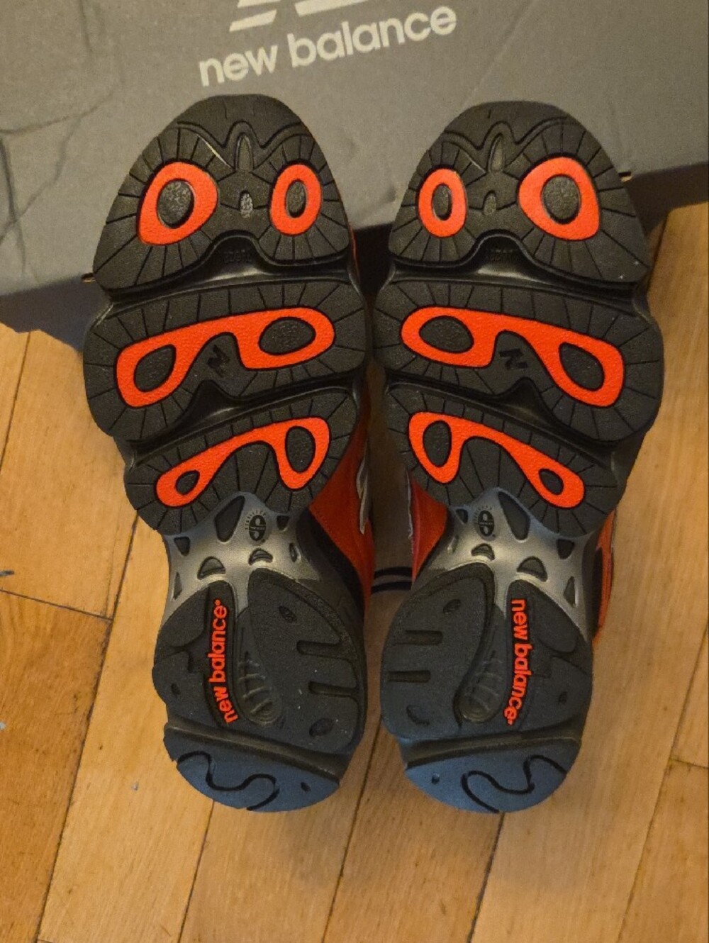 Red NEW BALANCE 1000 MSR ...RARE!! - Picture 9 of 11